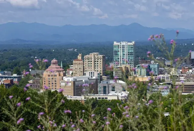 Asheville’s skyline with mountains in the background, North Carolina.