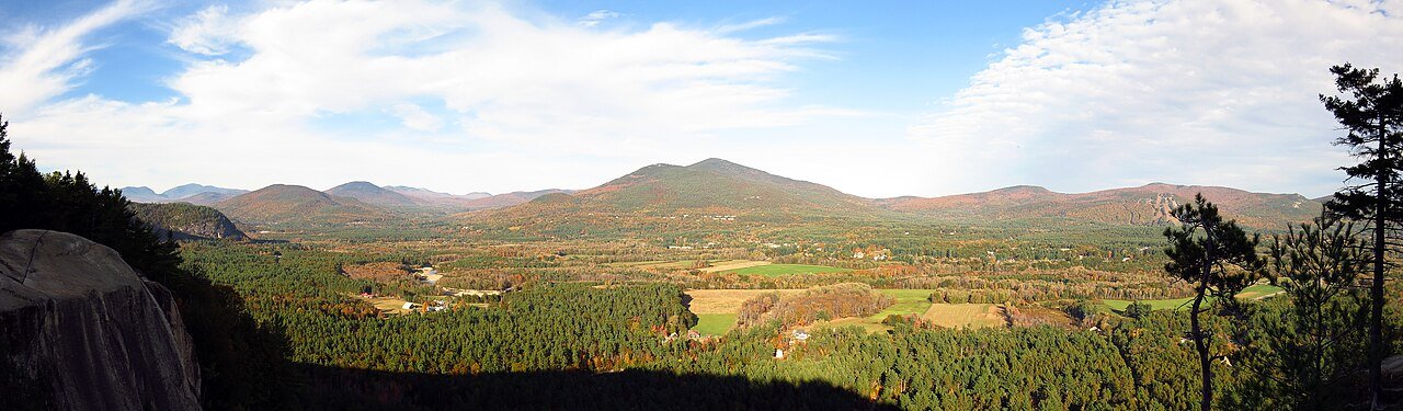 North Conway valley in autumn, viewed from Cathedral Ledge